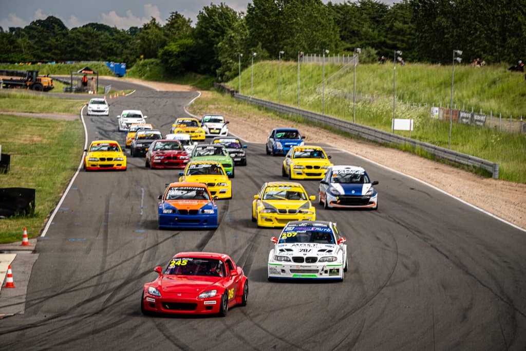 Nordjyde i rød Honda løb med sejrene på Ring Djursland.
(Foto: Grippo)
